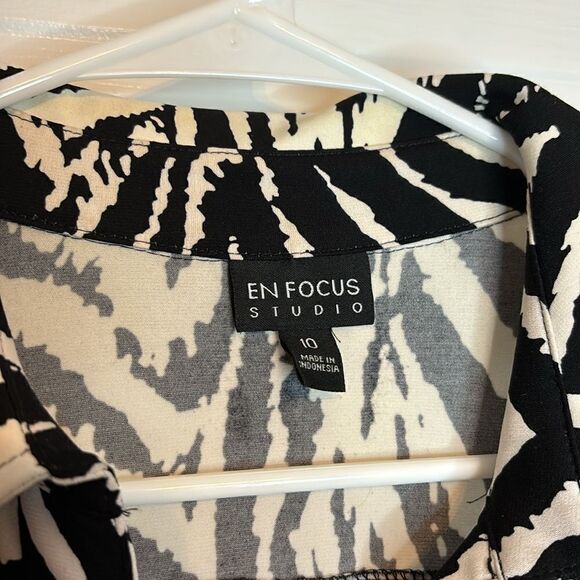 Enfocus Studio Women’s Black and White Buttoned Ruched Short Sleeve Dress Size M - Picture 4 of 5